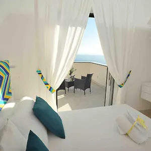 2* לינה וארוחת בוקר Matteo's House