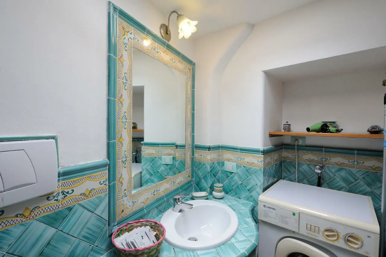 Bed and Breakfast Il Parida Amalfi 2*,  Italia